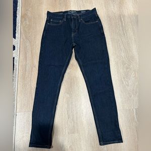 1 pair of blue jeans from banana republic. Tags on